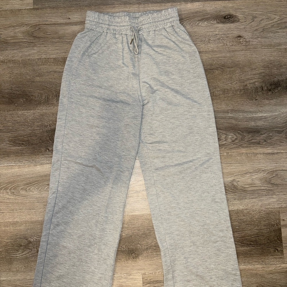 Women’s Gray Wide Leg Sweatpants
